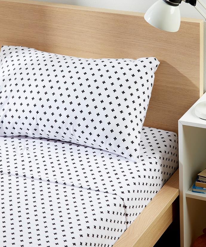 All / Sheet Set-160GSM-FL PR-DBL/FULL-Swiss Cross/Black & White-Modern Moon and Stars